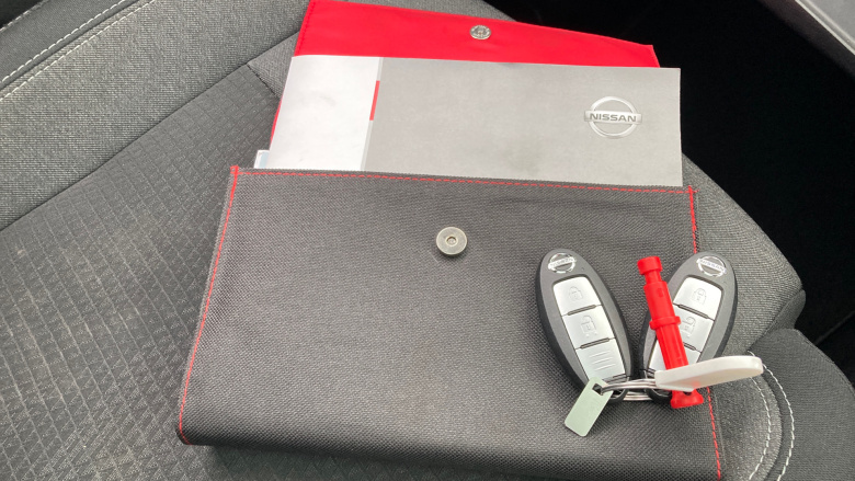 Nissan Qashqai 1.3 DiG-T MH Premiere Edition 5dr Petrol Hatchback